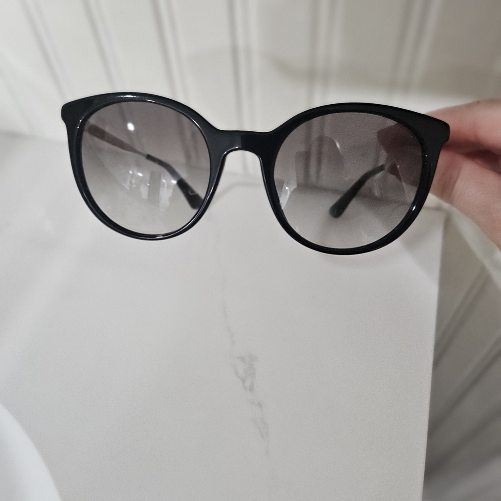Prada Black and Gold Sunglasses - Picture 3 of 10